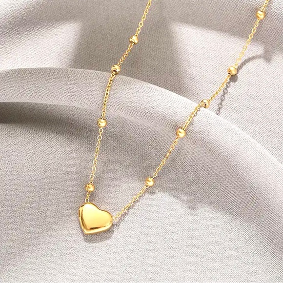 SOLD OUT 18K Gold Plated Stainless Steel Heart Necklace - Picture 4 of 5